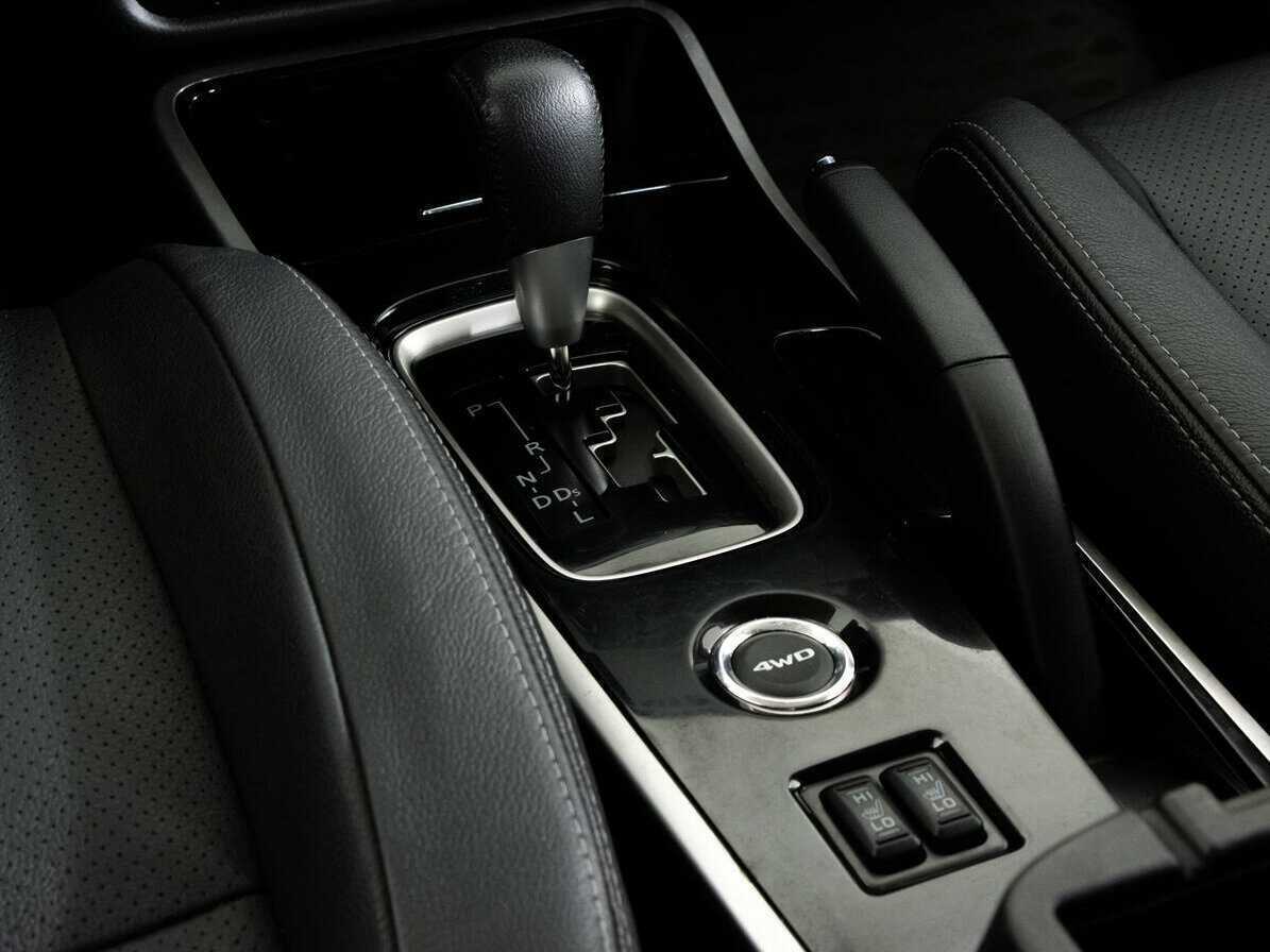 Купить Mitsubishi Outlander с пробегом. Фото: #11