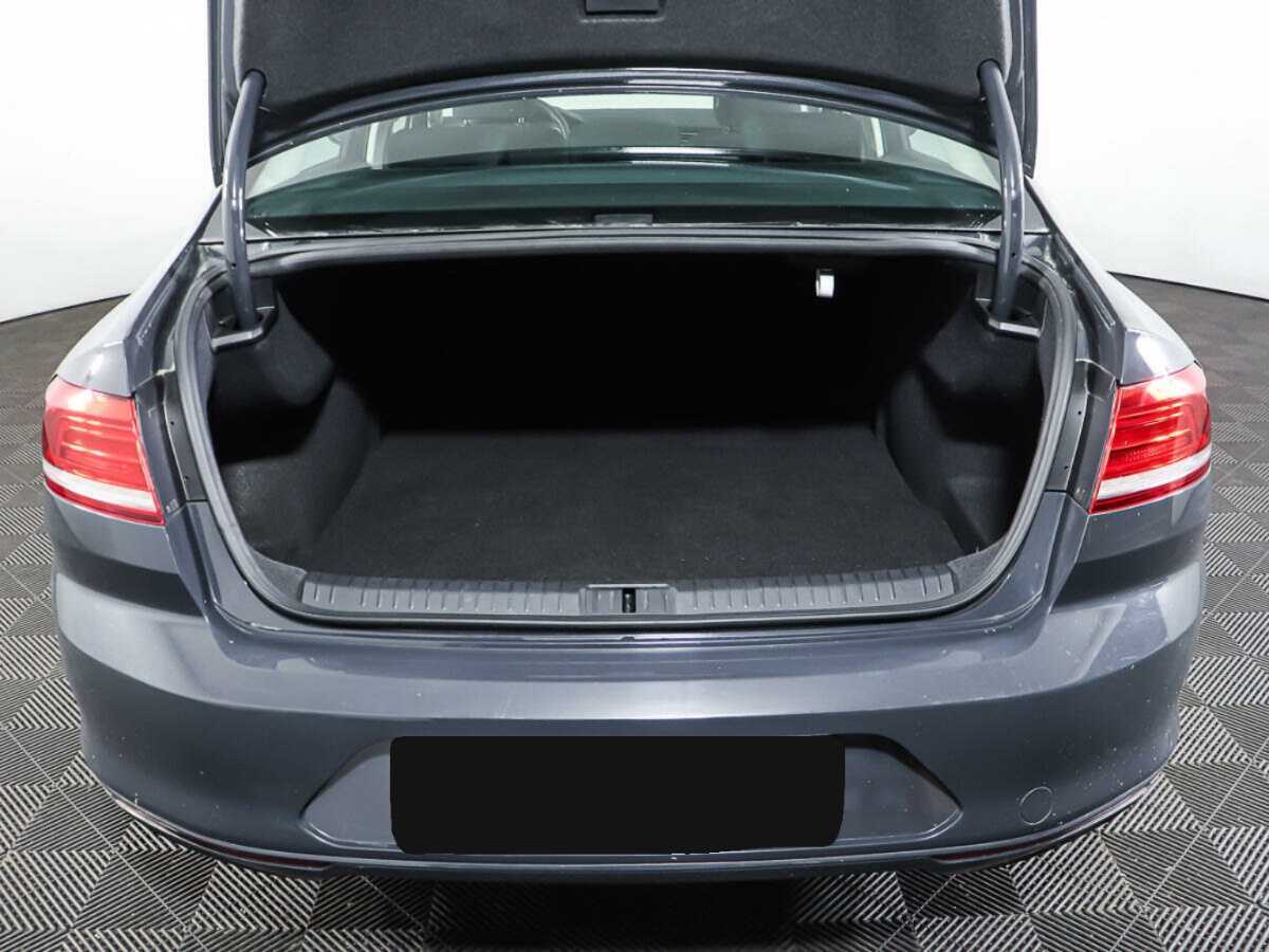 Купить Volkswagen Passat с пробегом. Фото: #8