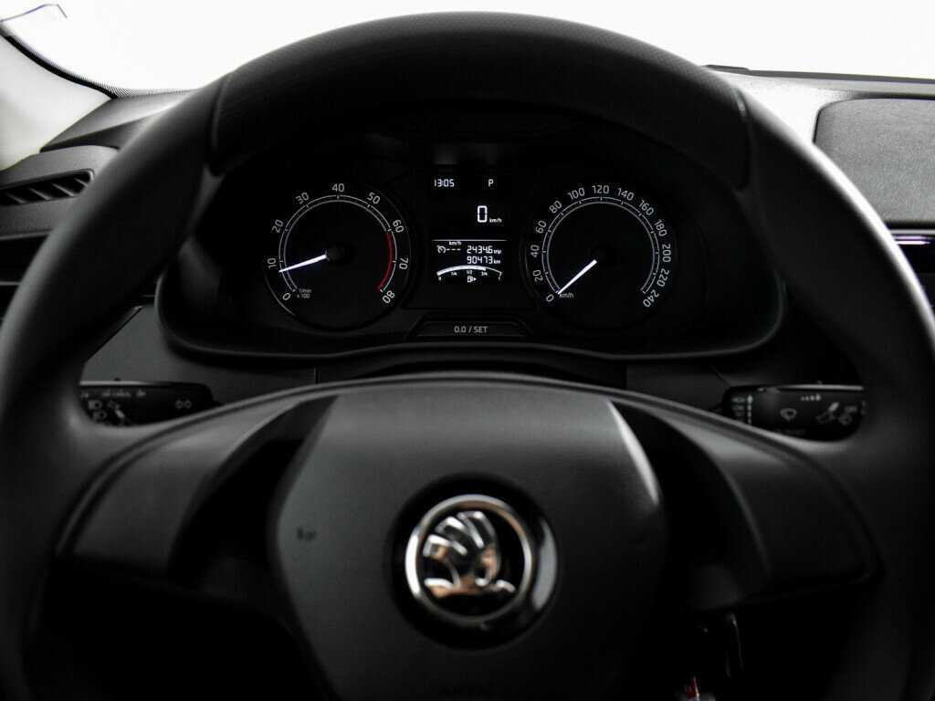 Купить Skoda Rapid с пробегом. Фото: #14