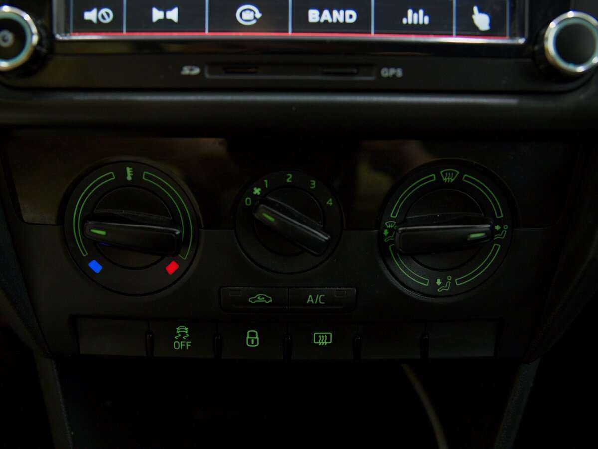 Купить Skoda Rapid с пробегом. Фото: #11