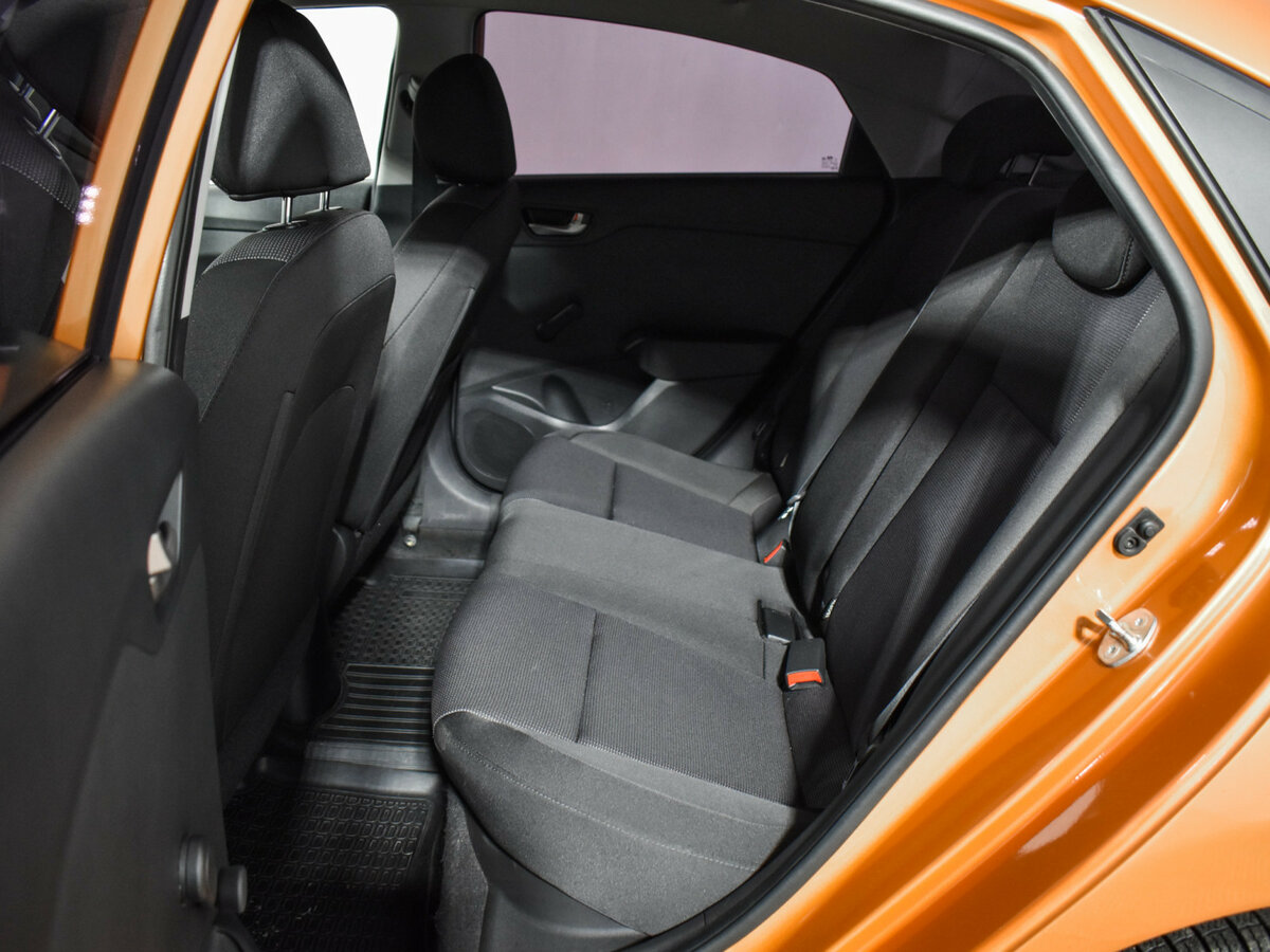 Купить Hyundai Solaris с пробегом. Фото: #10