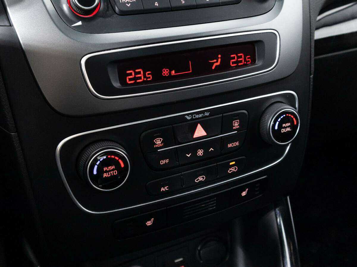 Купить Kia Sorento с пробегом. Фото: #14