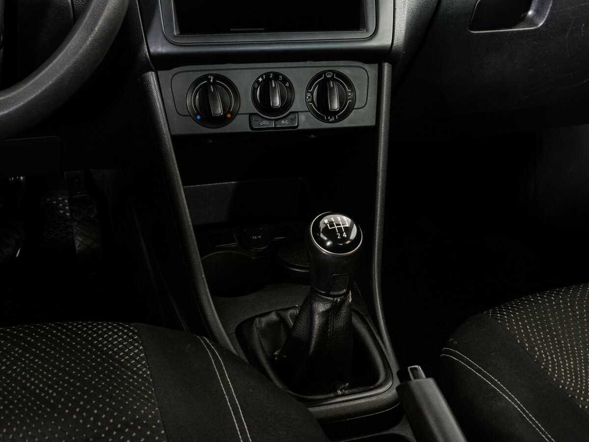 Купить Volkswagen Polo с пробегом. Фото: #9