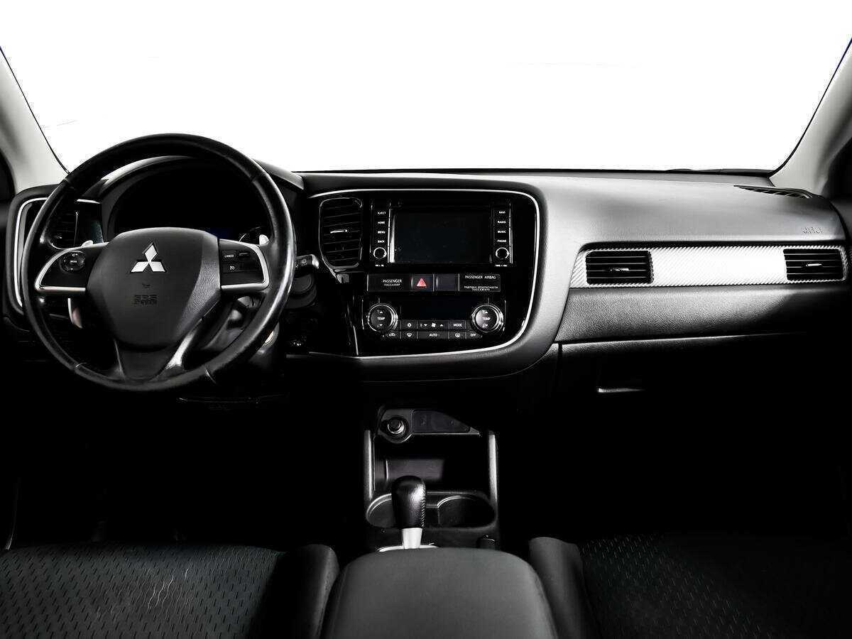 Купить Mitsubishi Outlander с пробегом. Фото: #10