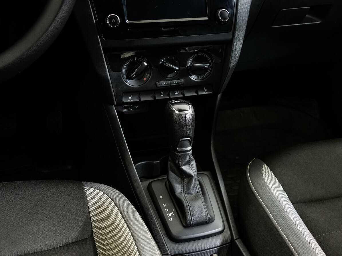 Купить Skoda Rapid с пробегом. Фото: #7