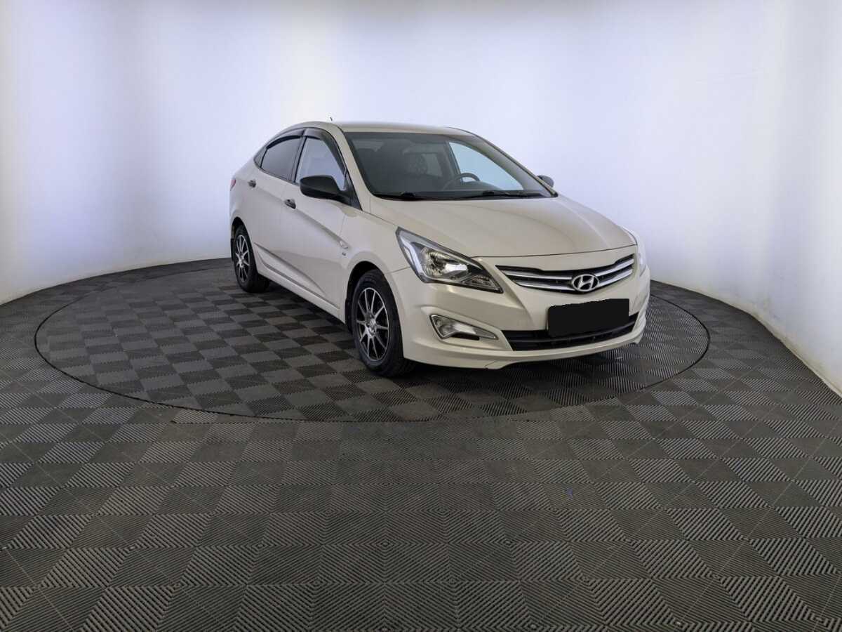Купить Hyundai Solaris с пробегом. Фото: #2