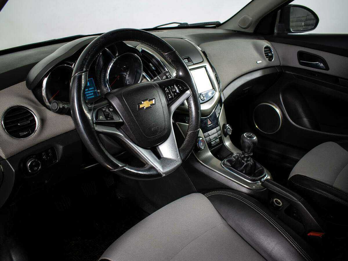 Купить Chevrolet Cruze с пробегом. Фото: #10