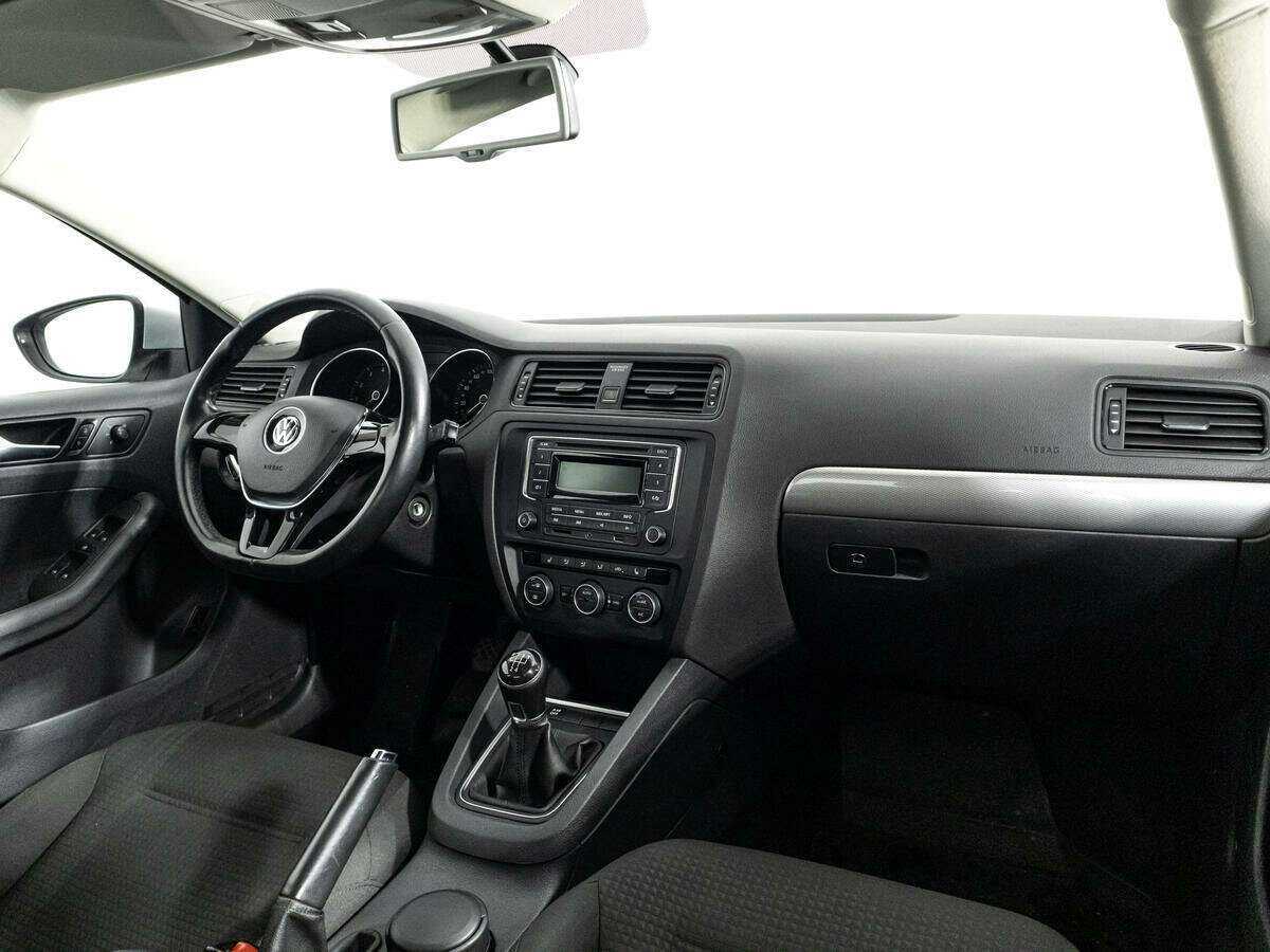 Купить Volkswagen Jetta с пробегом. Фото: #8