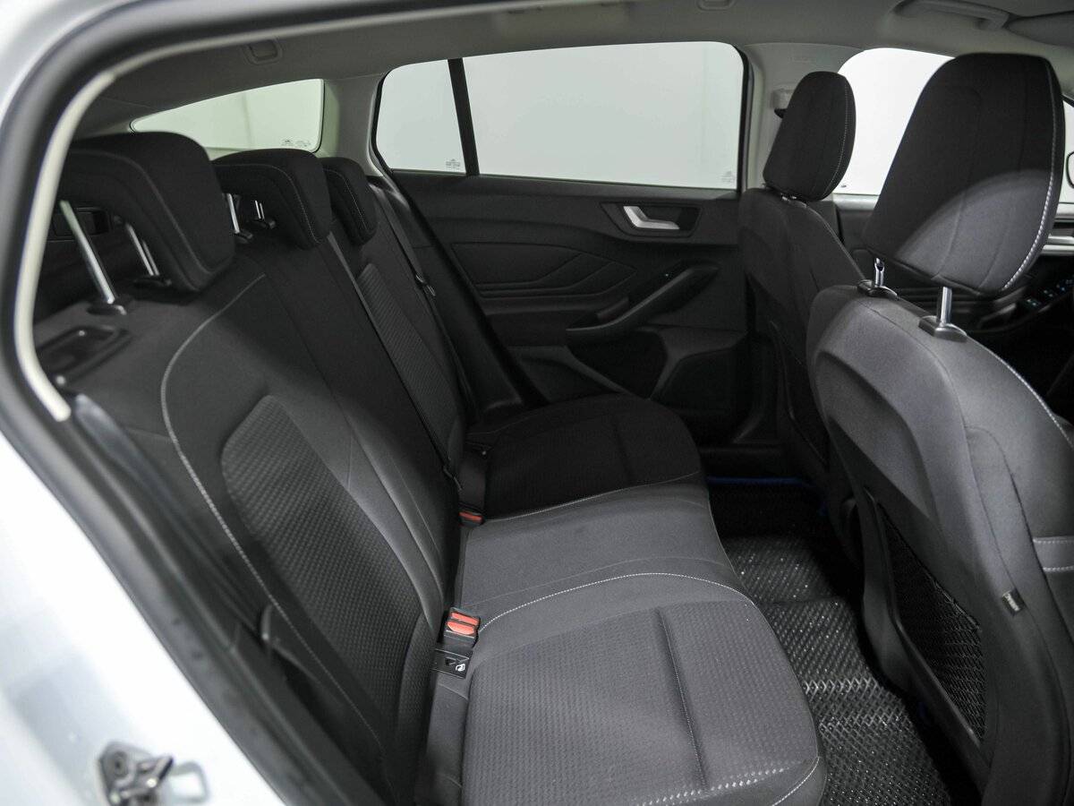 Купить Ford Focus с пробегом. Фото: #17