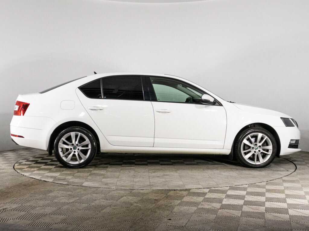Купить Skoda Octavia с пробегом. Фото: #3