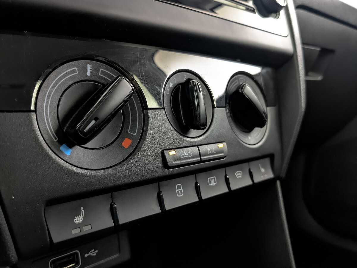 Купить Skoda Rapid с пробегом. Фото: #16