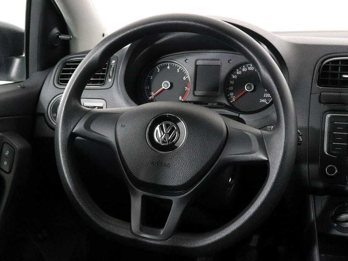 Купить Volkswagen Polo с пробегом. Фото: #10