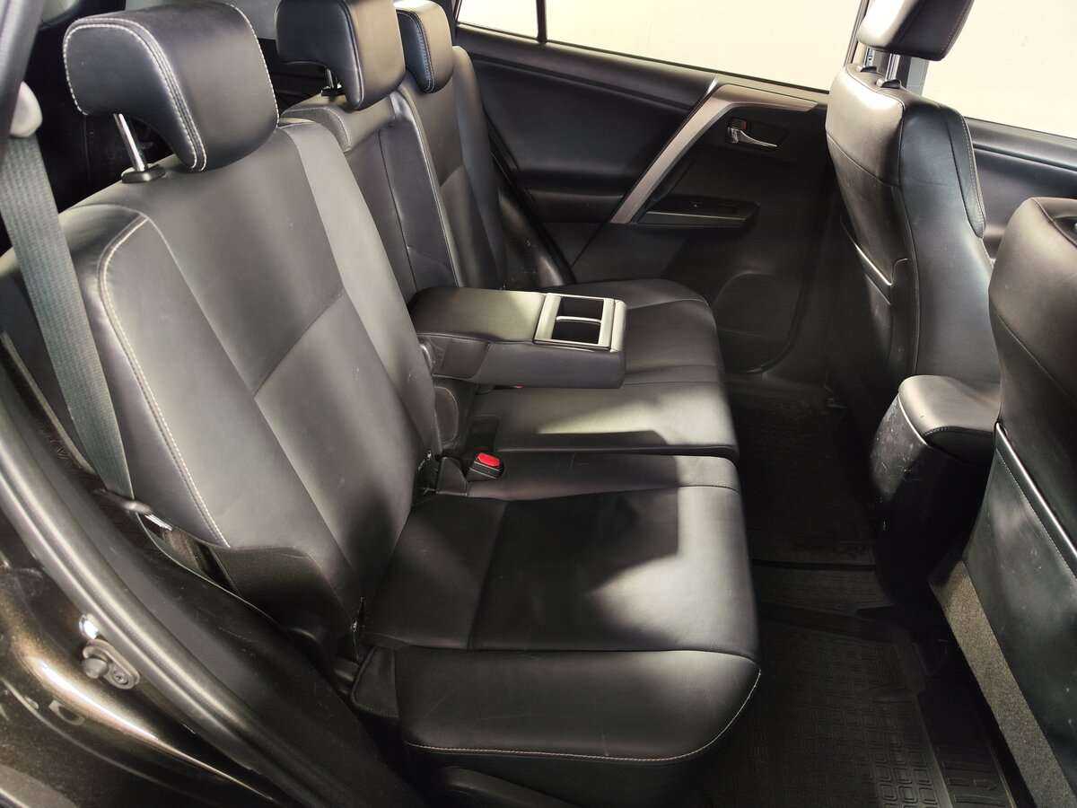 Купить Toyota RAV4 с пробегом. Фото: #8