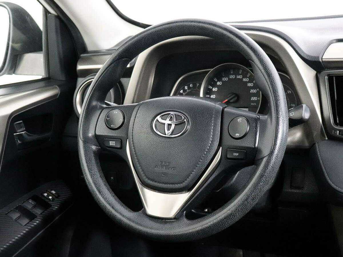 Купить Toyota RAV4 с пробегом. Фото: #11