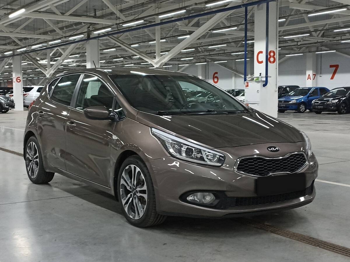 Купить Kia Ceed с пробегом. Фото: #2