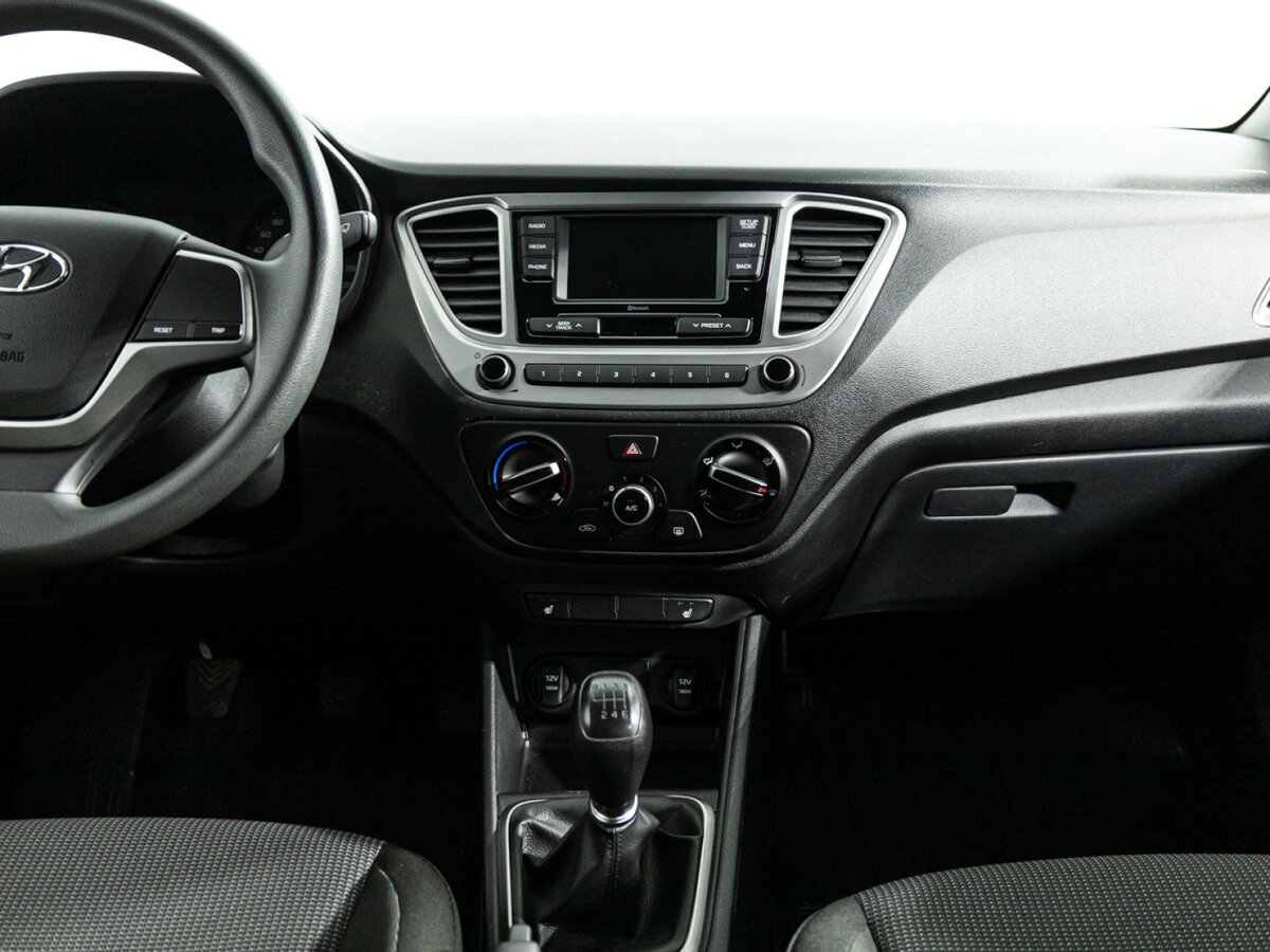 Купить Hyundai Solaris с пробегом. Фото: #13