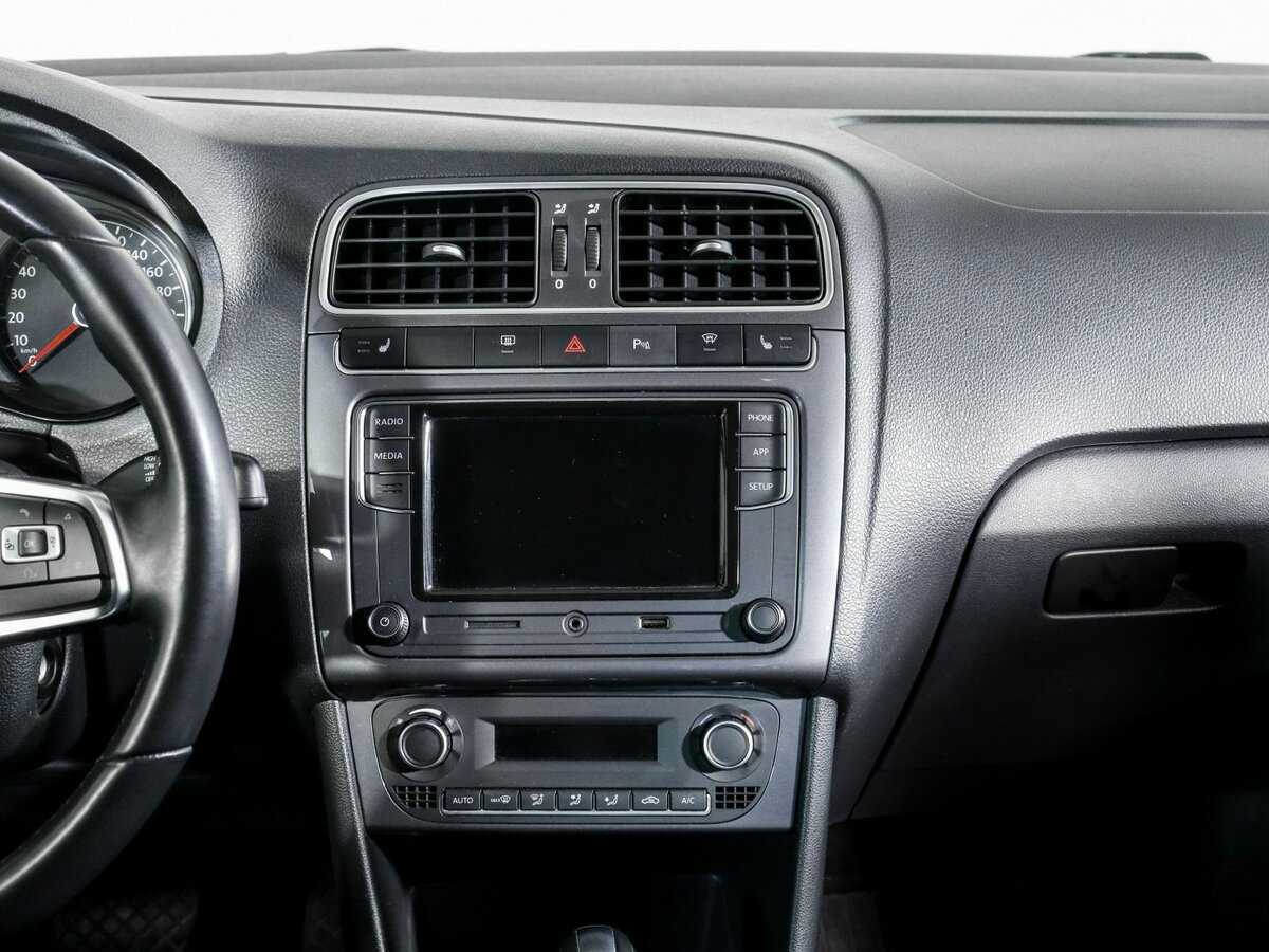 Купить Volkswagen Polo с пробегом. Фото: #9