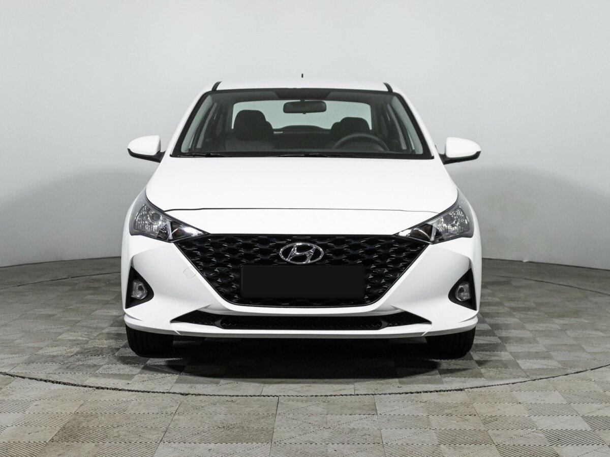 Купить Hyundai Solaris с пробегом. Фото: #1