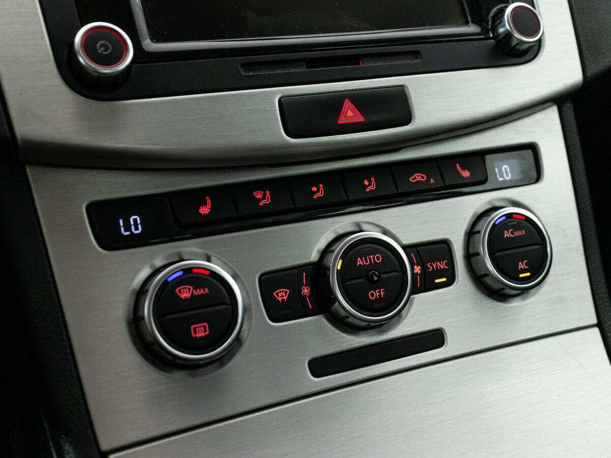 Купить Volkswagen Passat с пробегом. Фото: #15