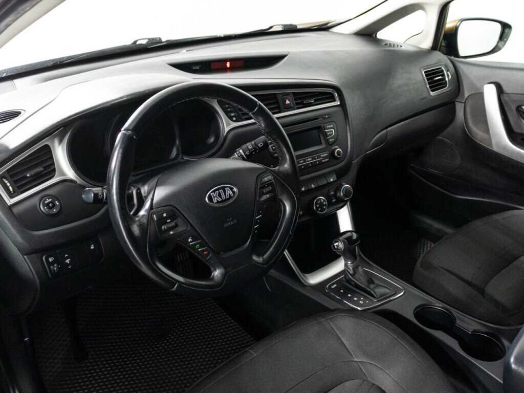 Купить Kia Ceed с пробегом. Фото: #10