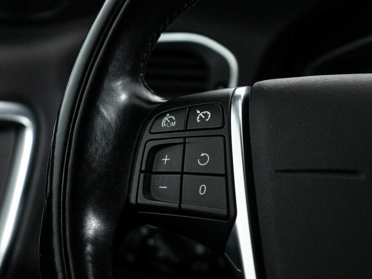 Купить Volvo S60 с пробегом. Фото: #18