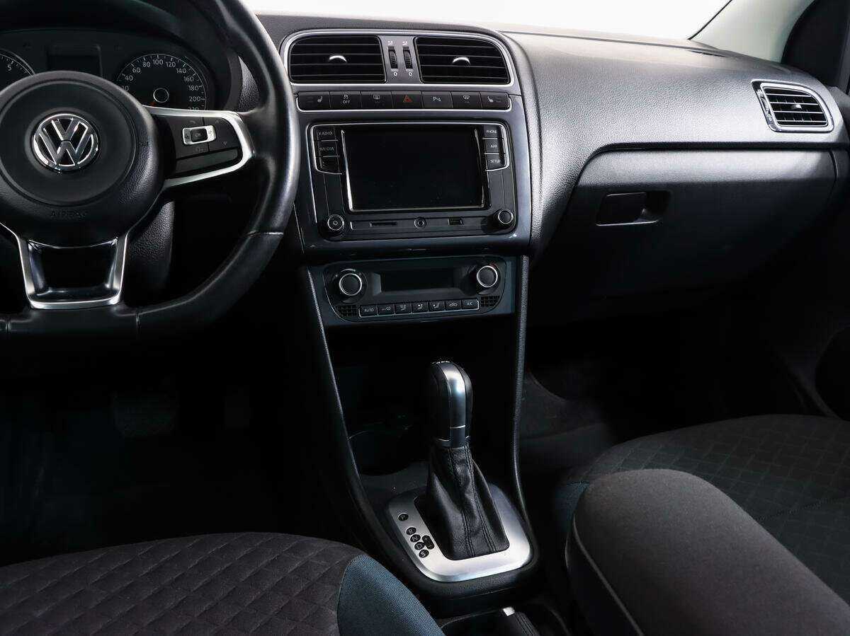 Купить Volkswagen Polo с пробегом. Фото: #8