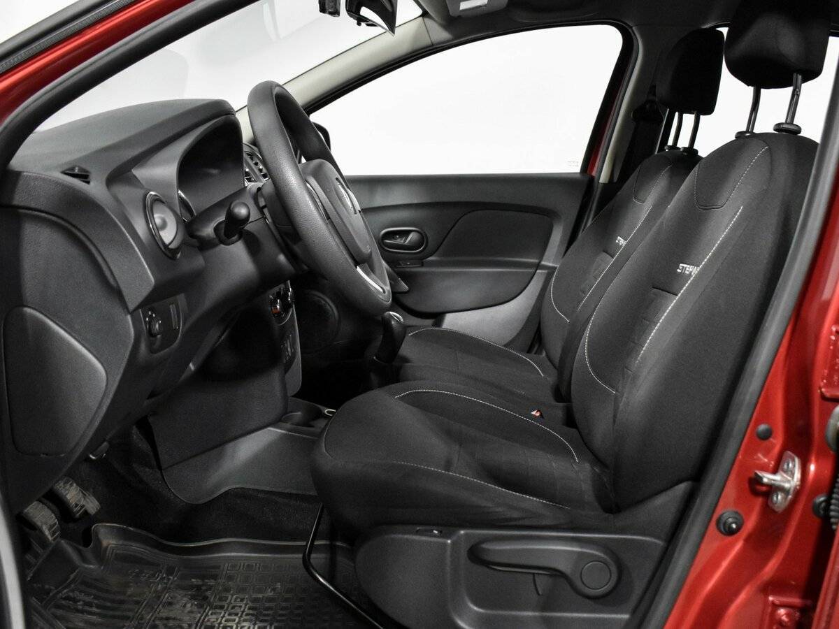 Купить Renault Sandero с пробегом. Фото: #9