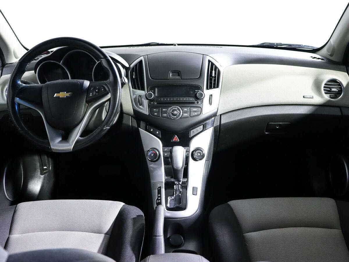 Купить Chevrolet Cruze с пробегом. Фото: #9