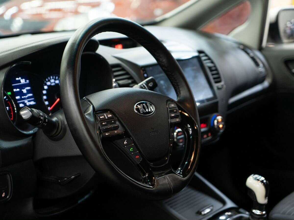 Купить Kia Cerato с пробегом. Фото: #4