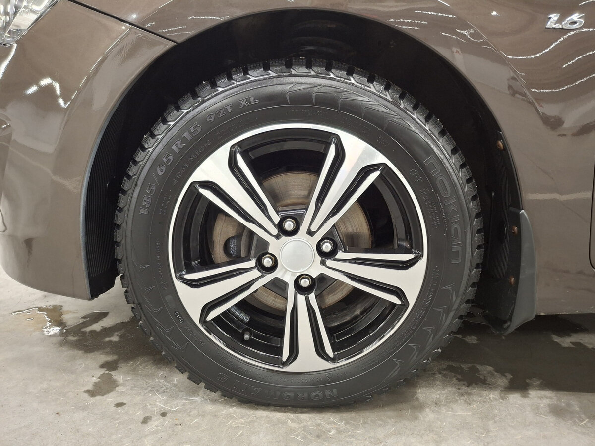 Купить Hyundai Solaris с пробегом. Фото: #16