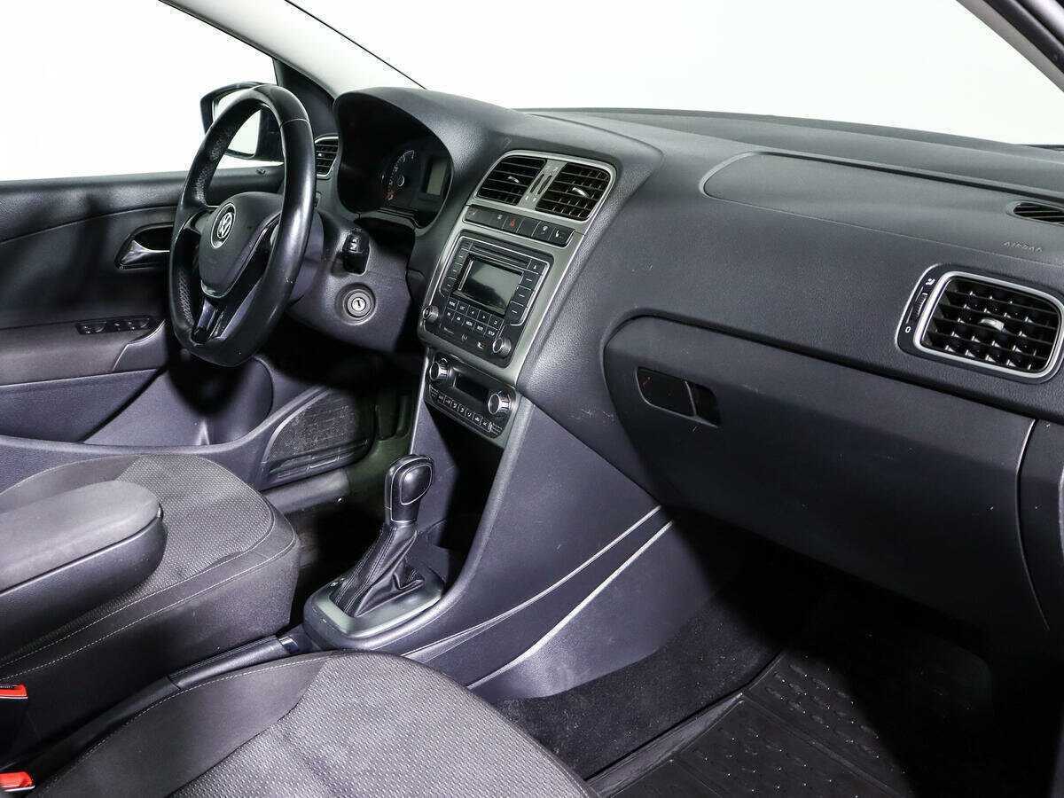 Купить Volkswagen Polo с пробегом. Фото: #8