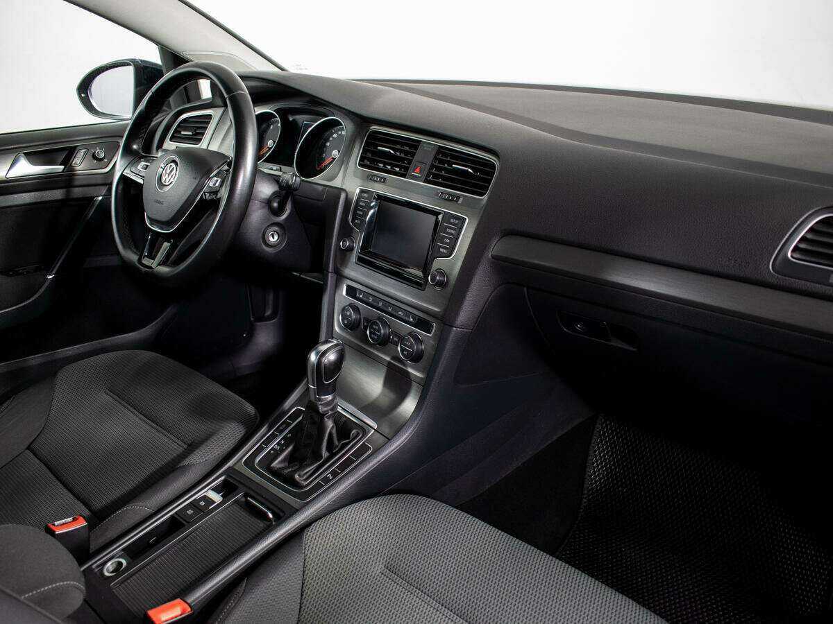 Купить Volkswagen Golf с пробегом. Фото: #8