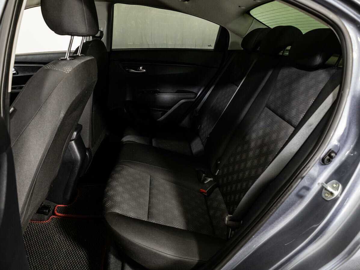 Купить Kia Rio с пробегом. Фото: #9