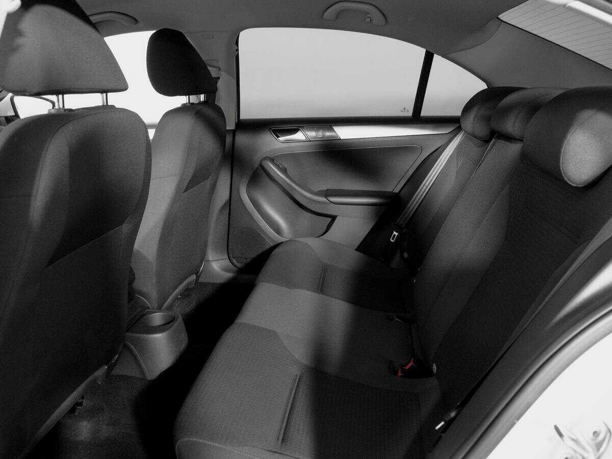 Купить Volkswagen Jetta с пробегом. Фото: #9