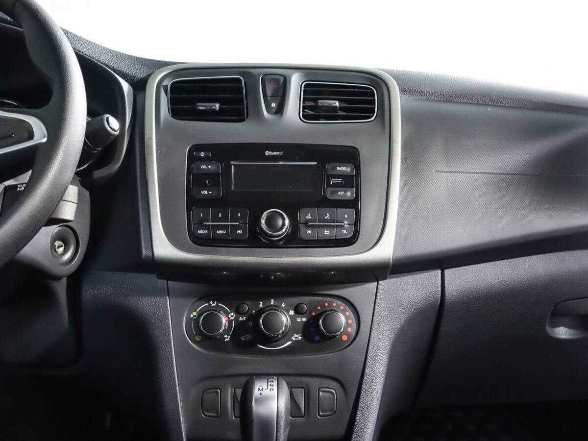 Купить Renault Logan с пробегом. Фото: #10