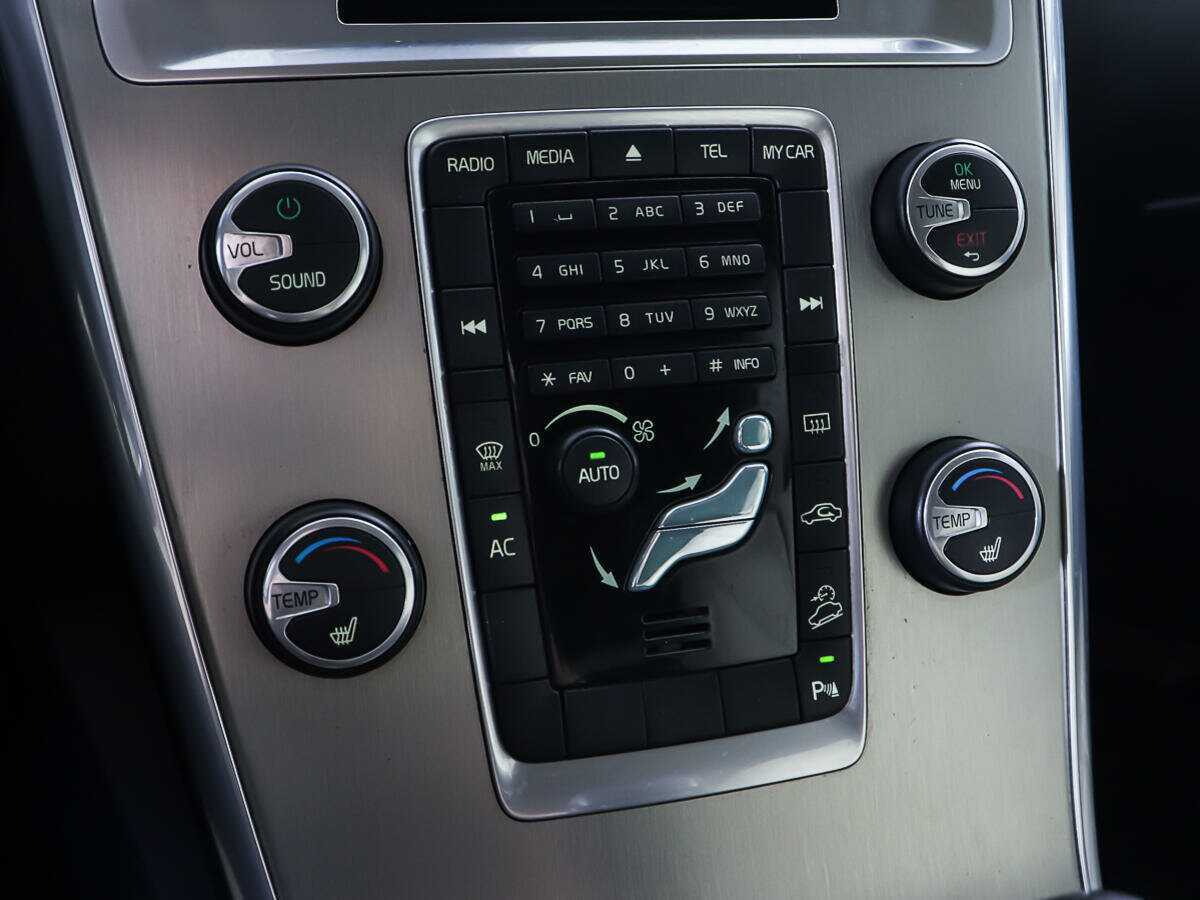 Купить Volvo XC60 с пробегом. Фото: #17