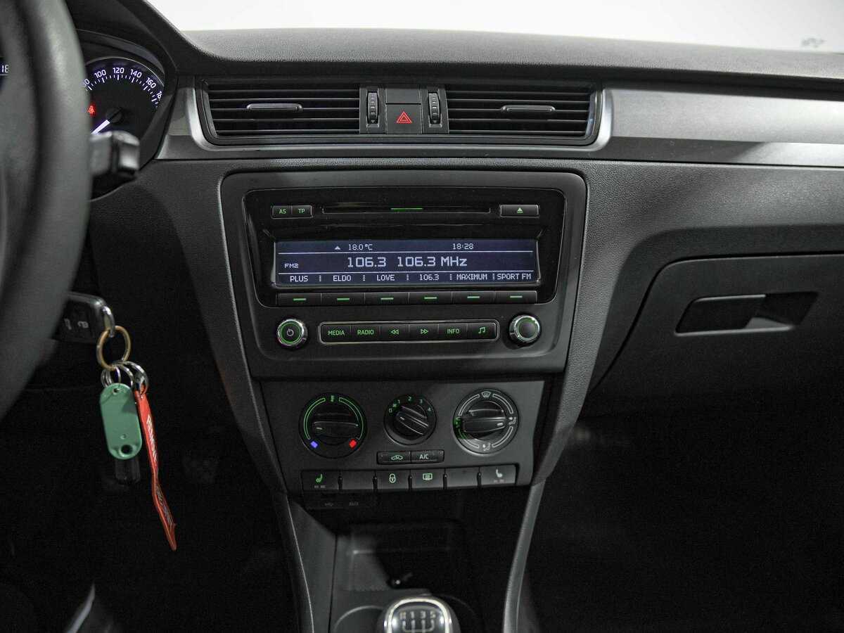 Купить Skoda Rapid с пробегом. Фото: #8