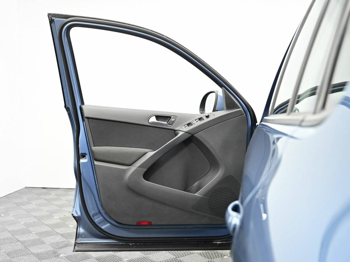 Купить Volkswagen Tiguan с пробегом. Фото: #6