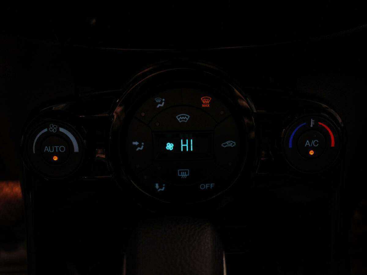 Купить Ford Fiesta с пробегом. Фото: #15