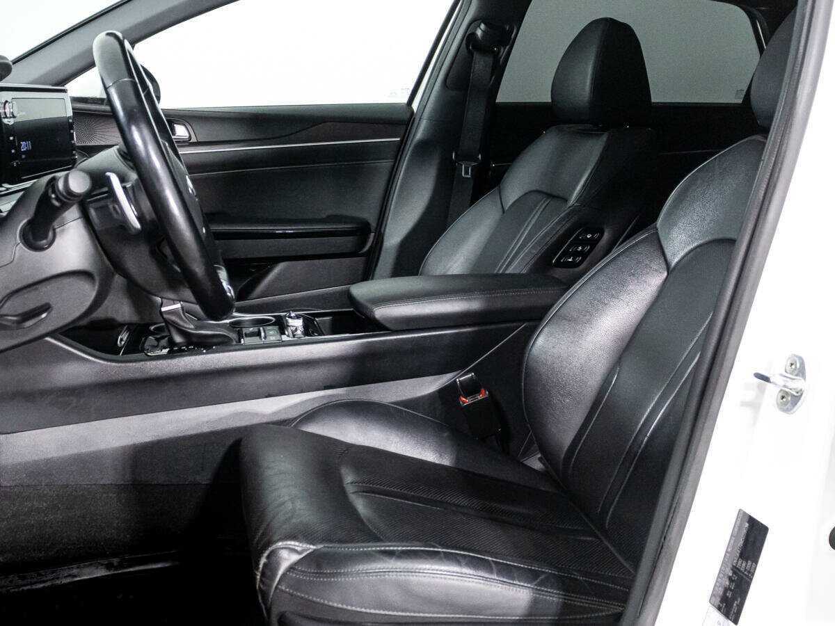 Купить Kia K5 с пробегом. Фото: #16