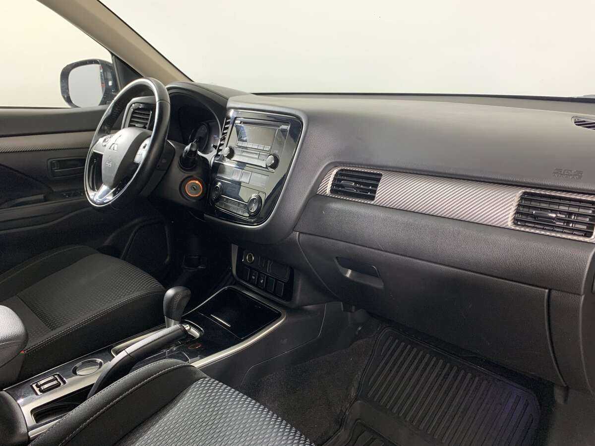 Купить Mitsubishi Outlander с пробегом. Фото: #11