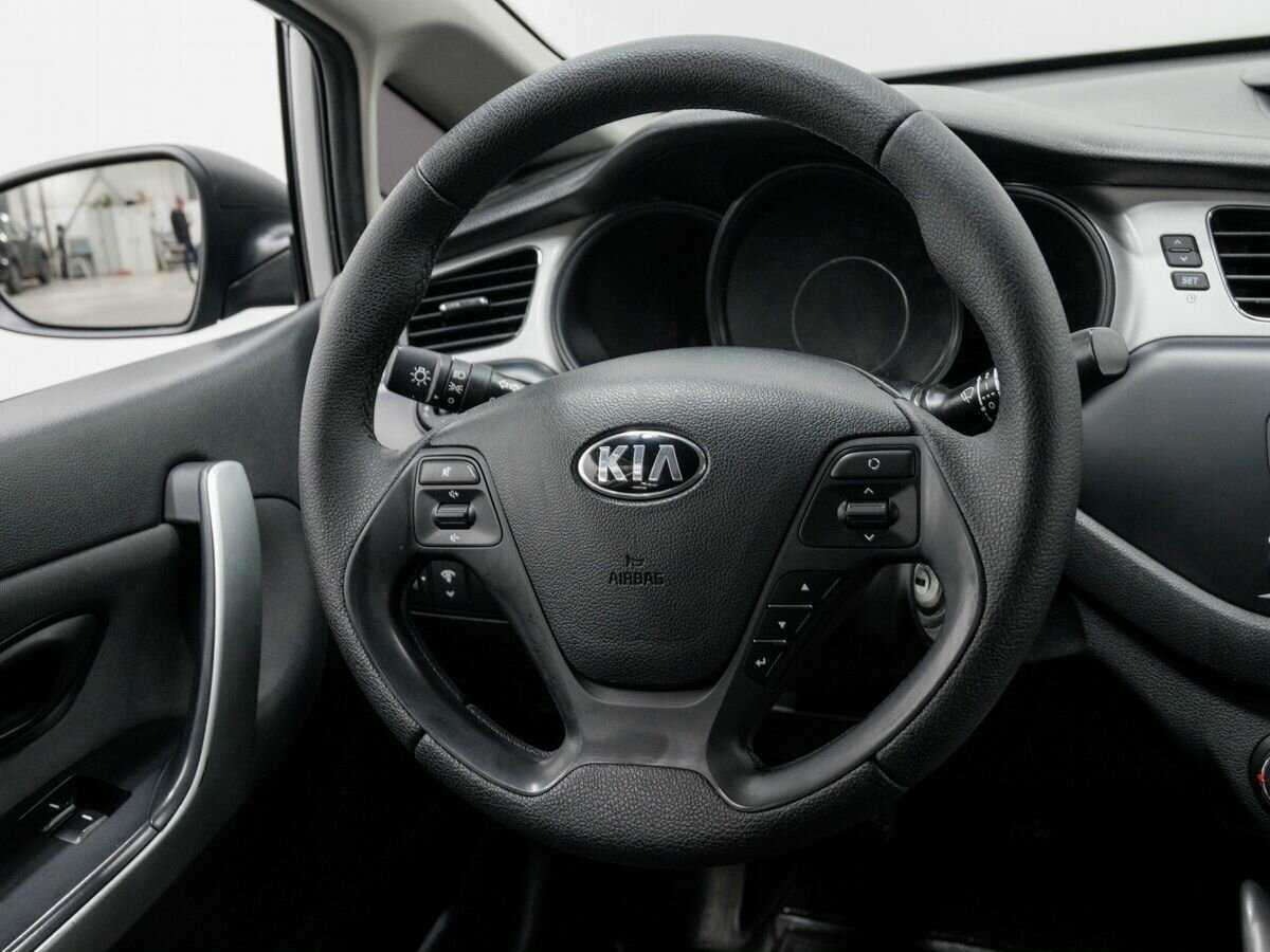 Купить Kia Ceed с пробегом. Фото: #10
