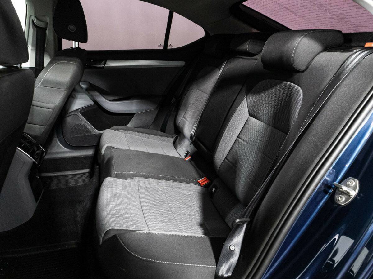 Купить Skoda Superb с пробегом. Фото: #9