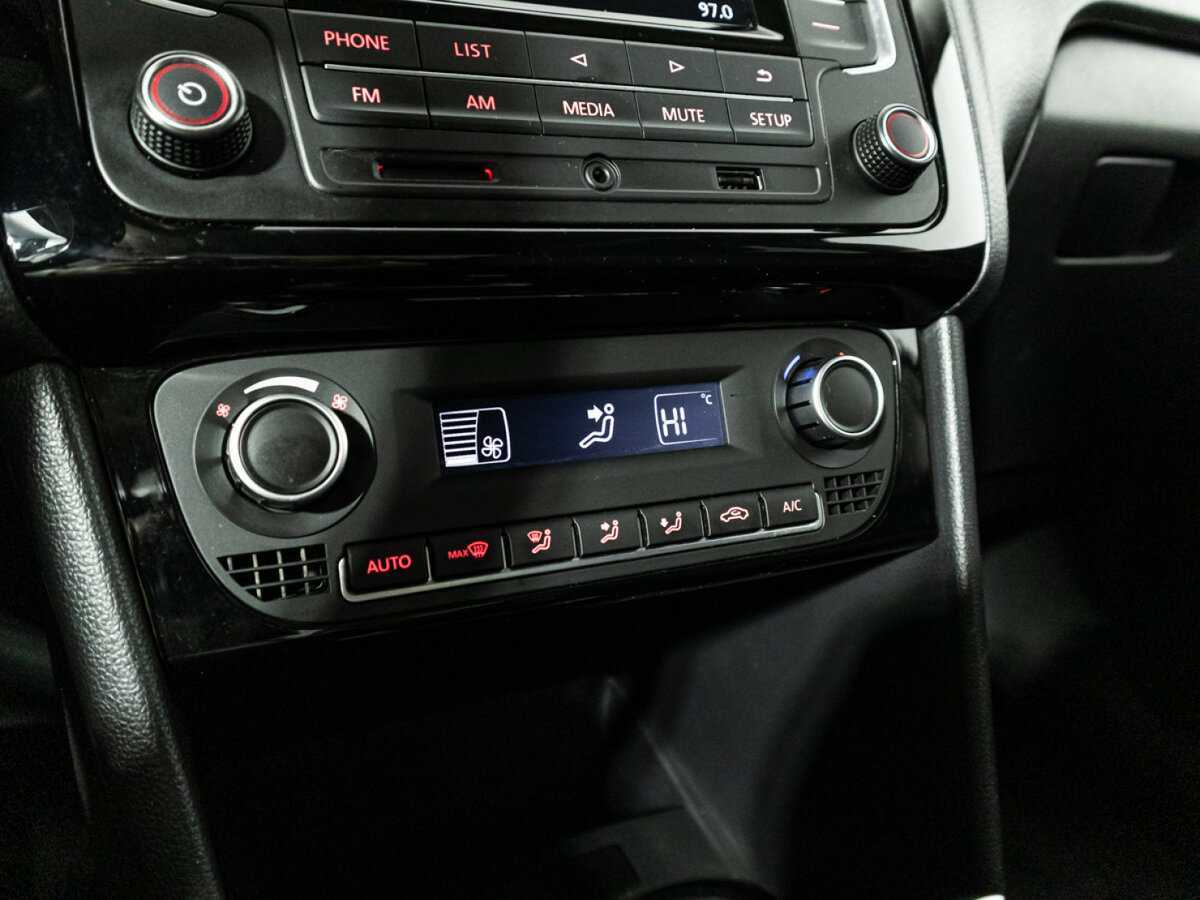 Купить Volkswagen Polo с пробегом. Фото: #14