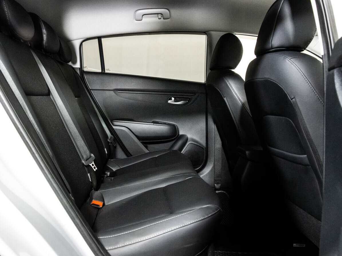 Купить Kia Rio с пробегом. Фото: #19