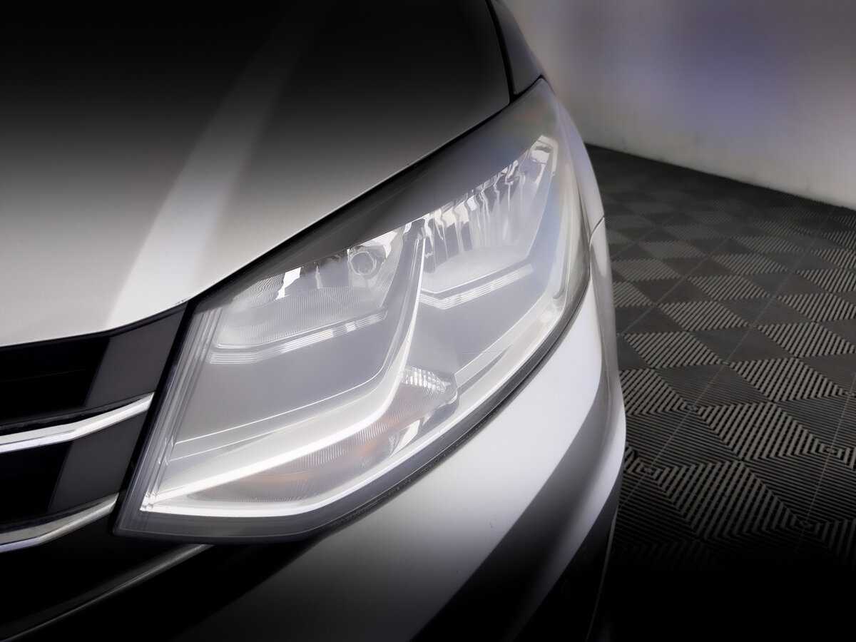 Купить Volkswagen Polo с пробегом. Фото: #16