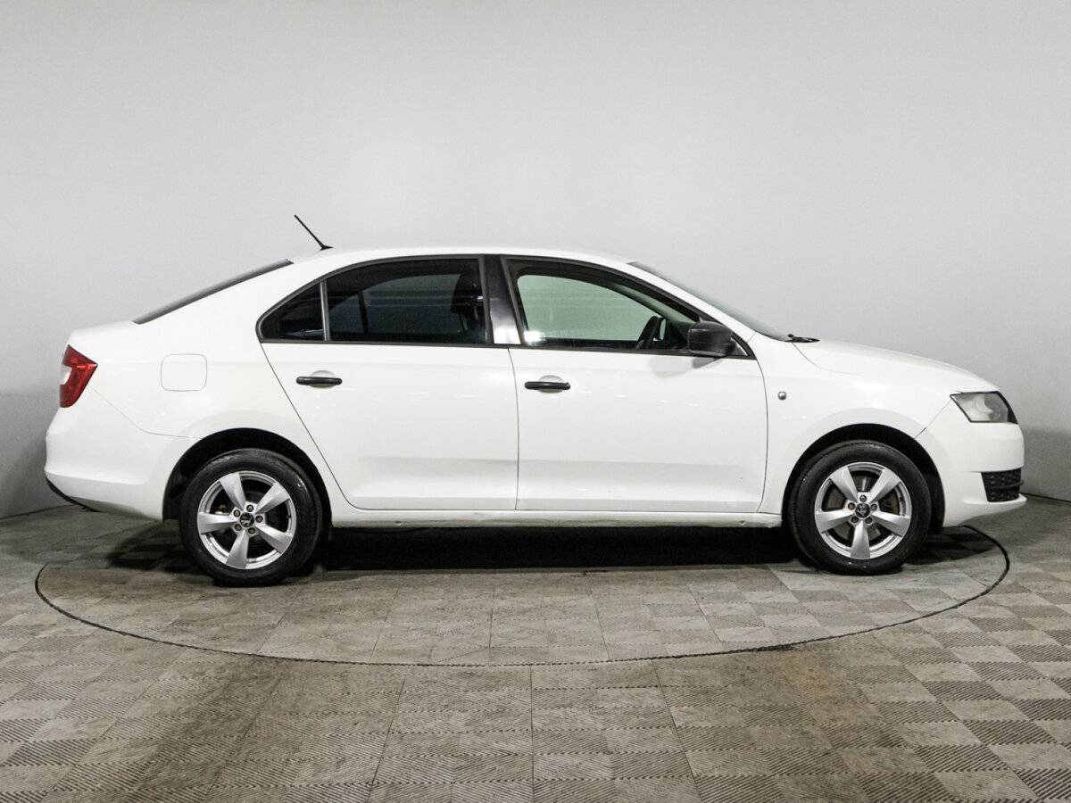 Купить Skoda Rapid с пробегом. Фото: #3