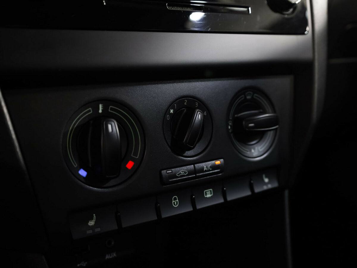 Купить Skoda Rapid с пробегом. Фото: #12