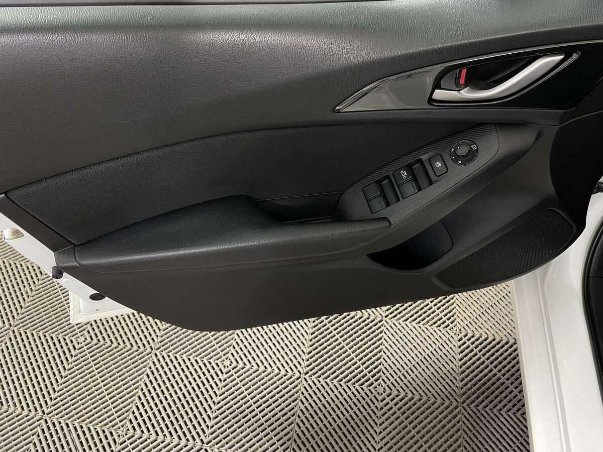 Купить Mazda 3 с пробегом. Фото: #7