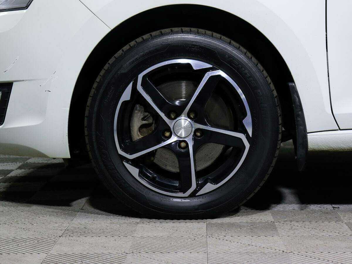 Купить Skoda Rapid с пробегом. Фото: #11